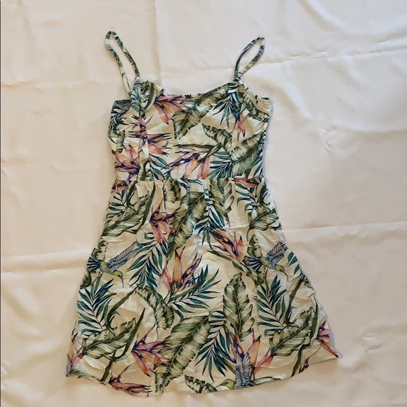 Dresses & Skirts - Mini dress